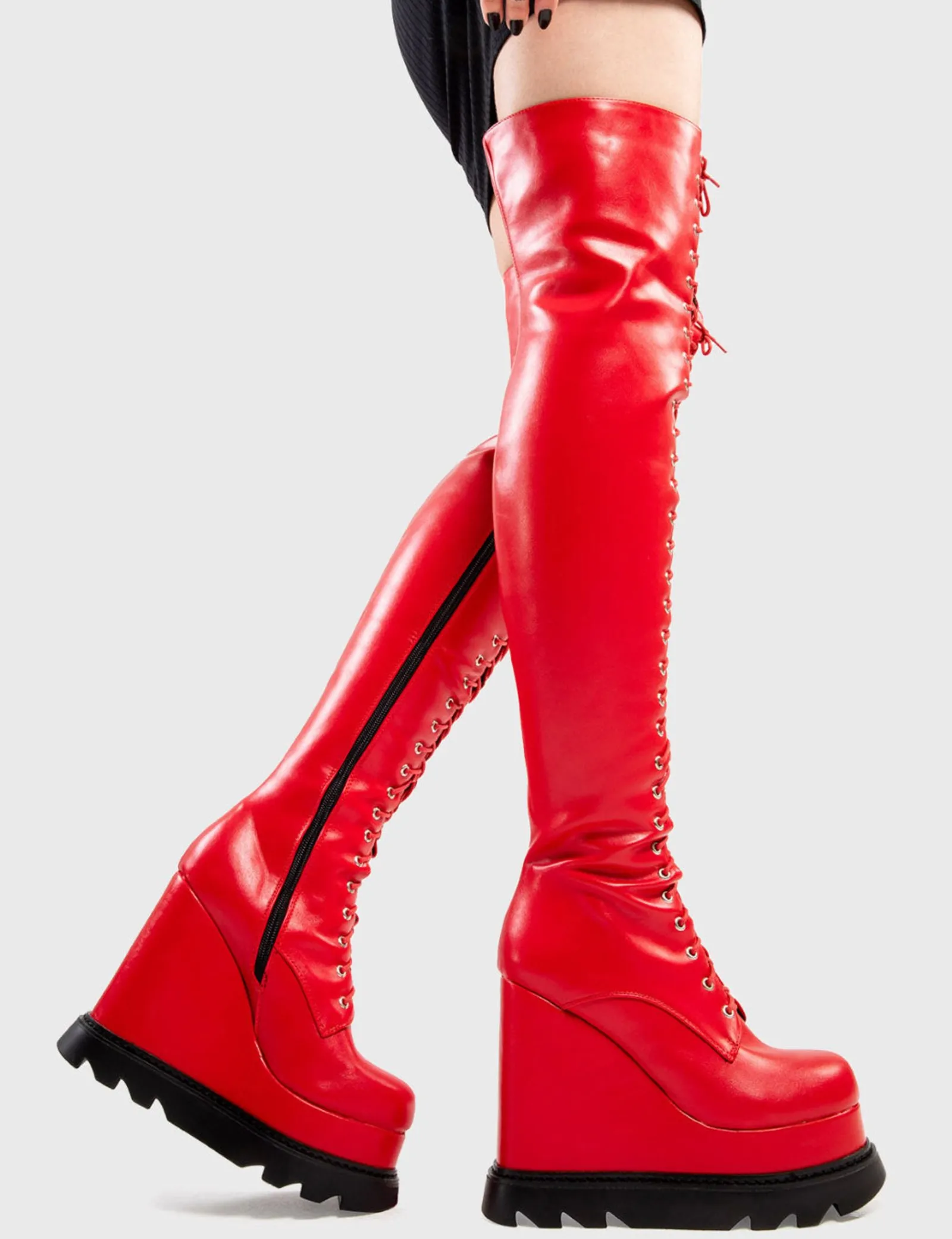 LAMODA Cold Outside Chunky Platform Thigh High Boots< Chunky