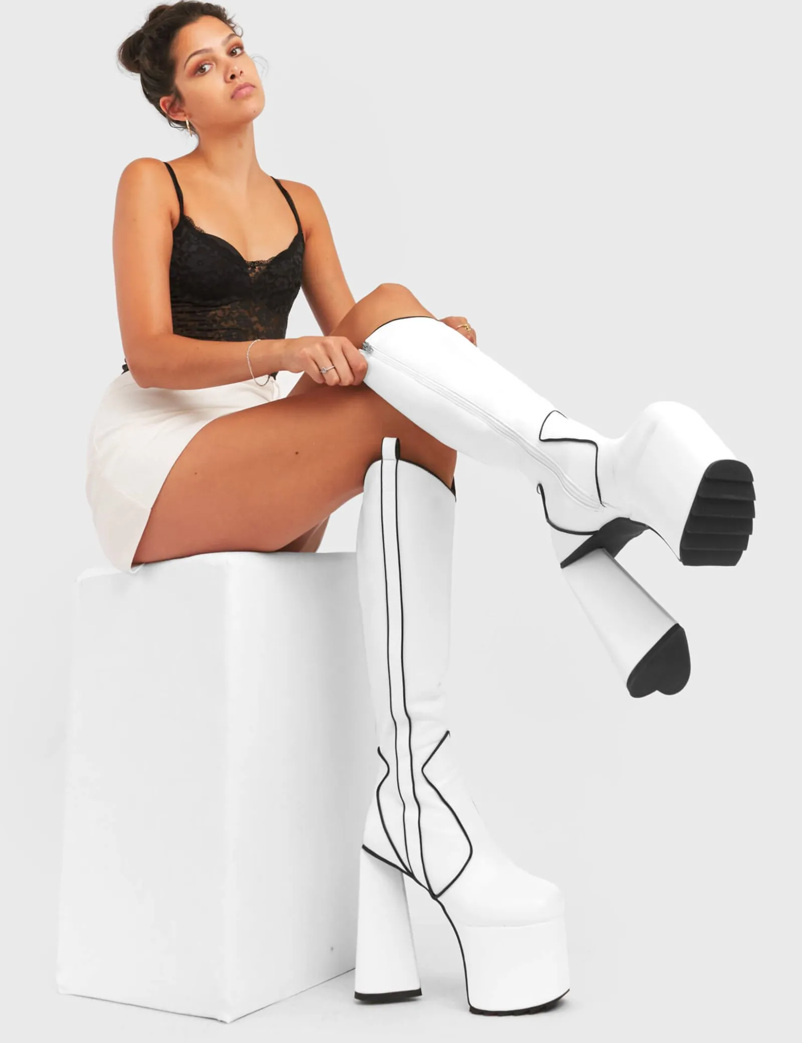 LAMODA Keep It Up Platform Knee High Boots< Kniehoch