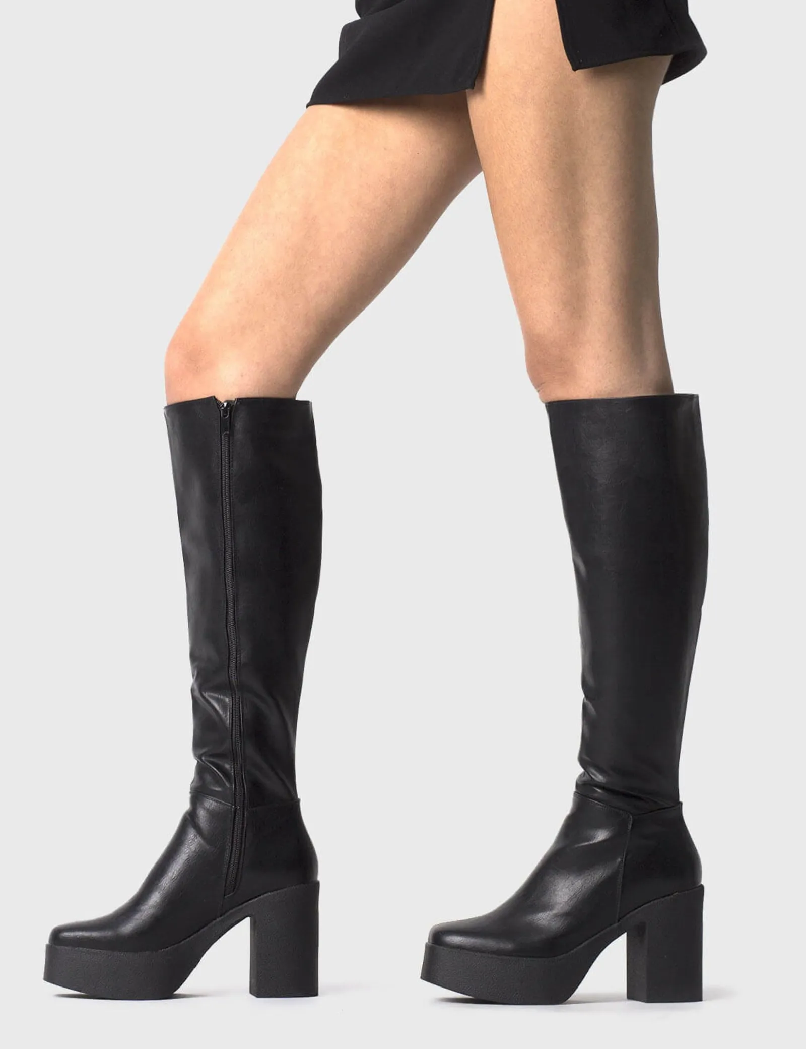 lamodawebsite Slick Nicks Wide Calf Platform Knee High Boots< Kniehoch